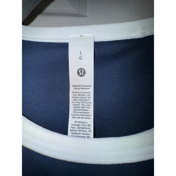 NWT LULULEMON Crop Top Tee Size L Navy Blue White Trim - Picture 8 of 9